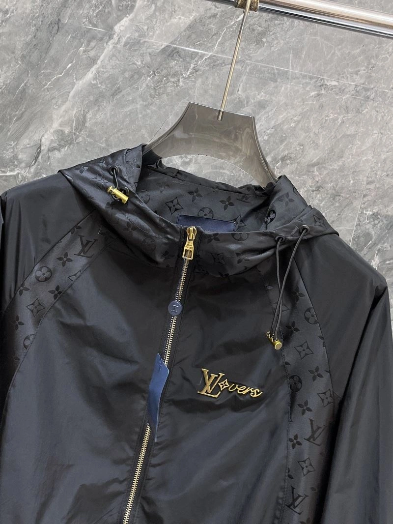 Louis Vuitton Outwear Durable 132855