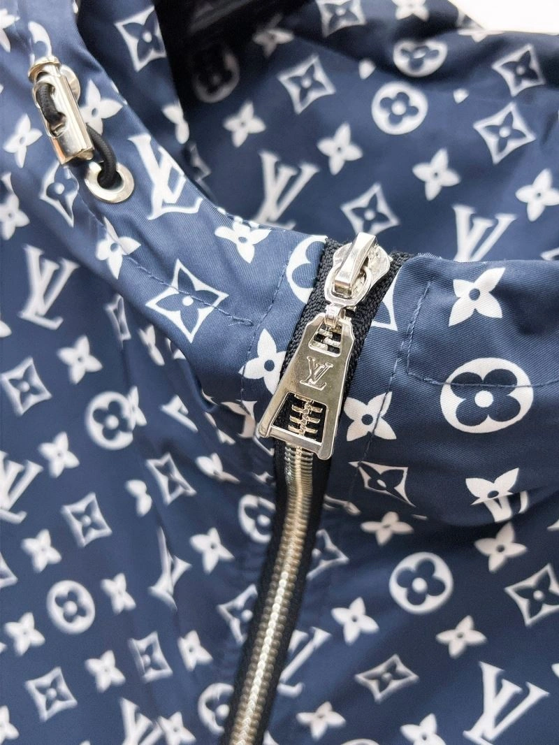 Louis Vuitton Outwear Sporty 132847