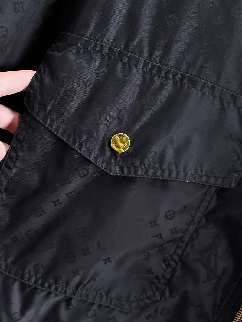 Durable Louis Vuitton Outwear 132854