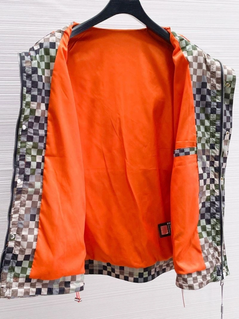 Snug Louis Vuitton Outwear 132828