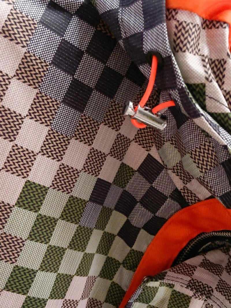 Snug Louis Vuitton Outwear 132828