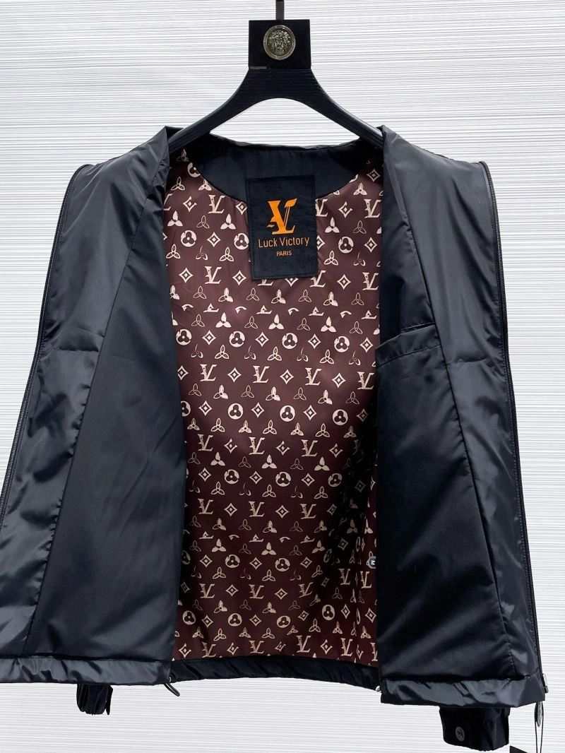 Timeless Louis Vuitton Outwear 132825