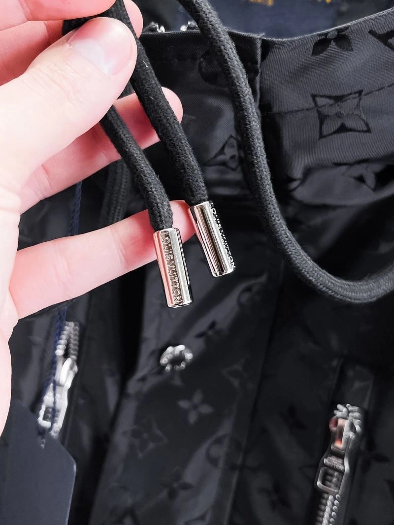 Unisex Louis Vuitton Outwear 132856