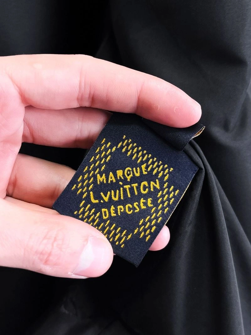 Unisex Louis Vuitton Outwear 132856