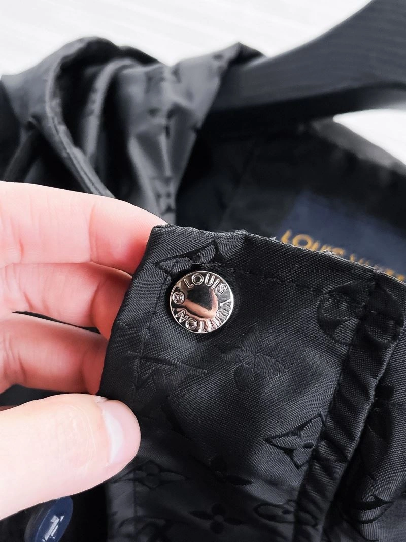 Unisex Louis Vuitton Outwear 132856