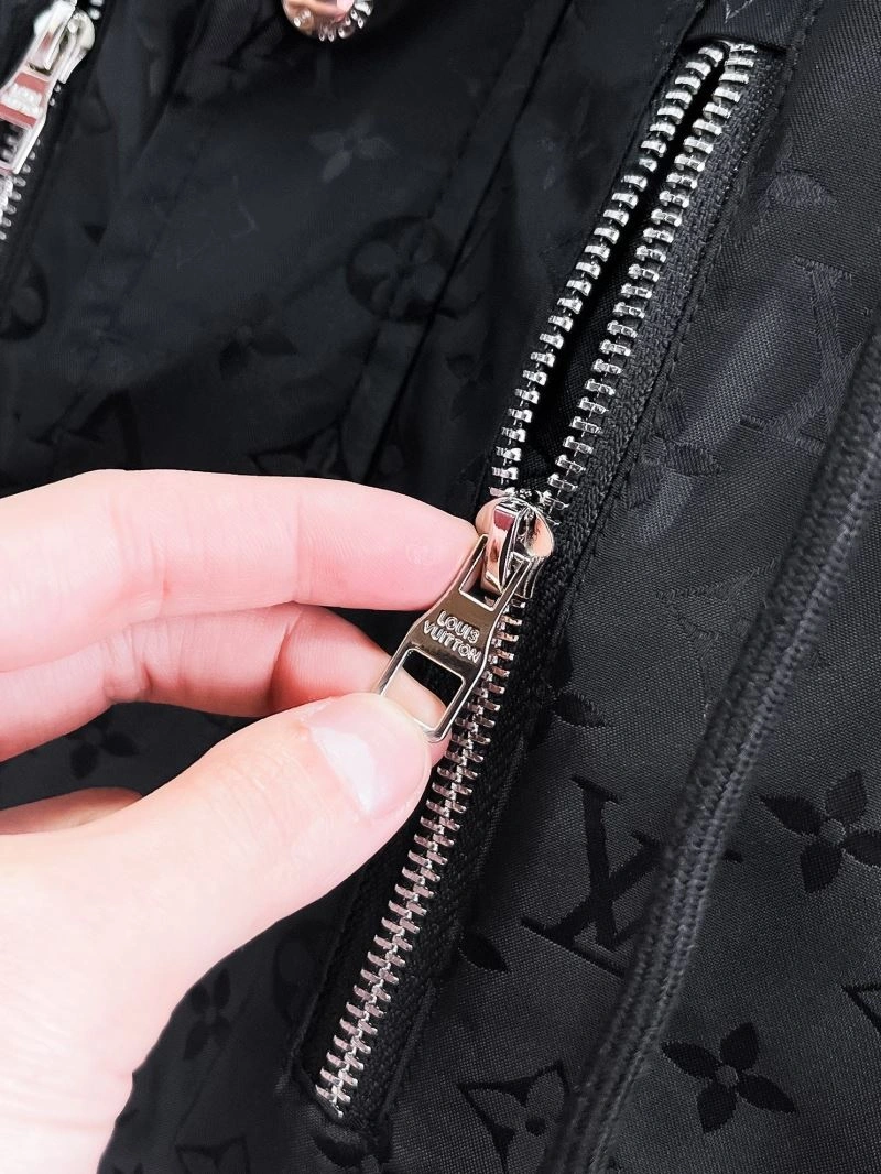 Unisex Louis Vuitton Outwear 132856
