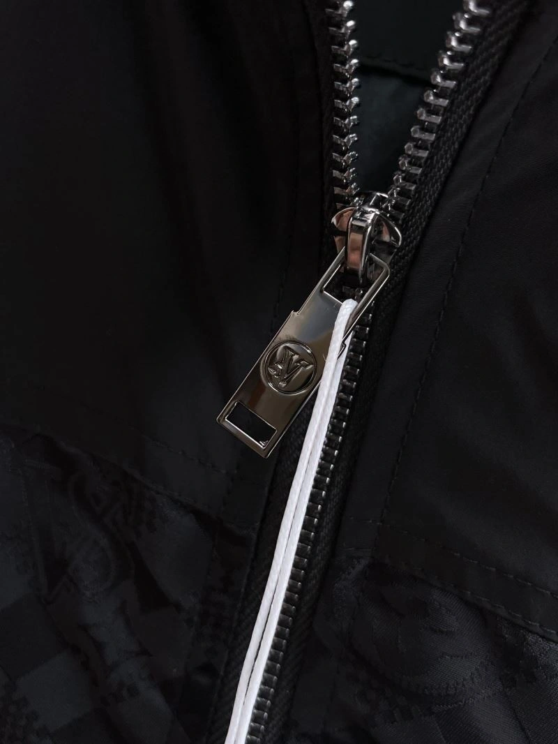 Louis Vuitton Outwear Lightweight 132835