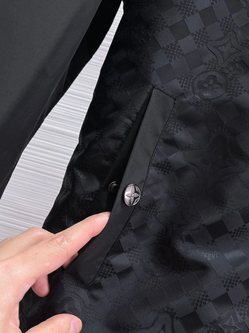 Louis Vuitton Outwear Lightweight 132835