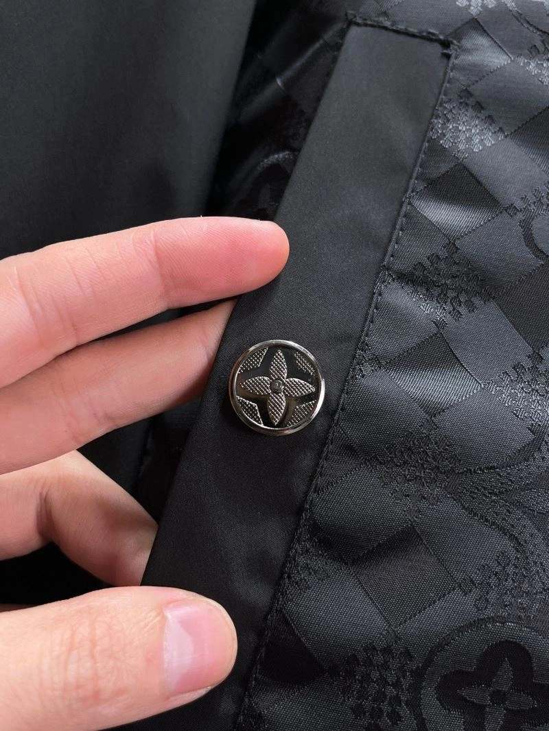 Louis Vuitton Outwear Lightweight 132835