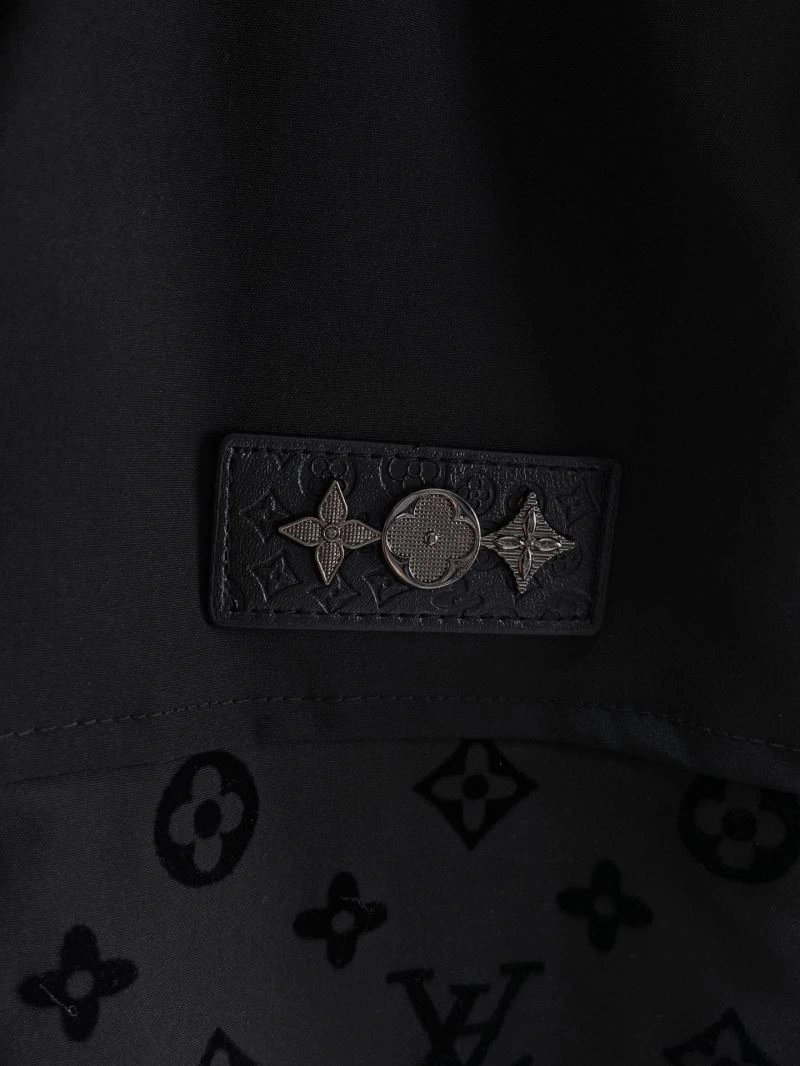 WrinkleFree Louis Vuitton Outwear 132831