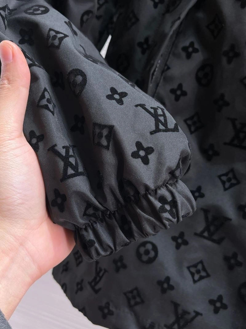 WrinkleFree Louis Vuitton Outwear 132831