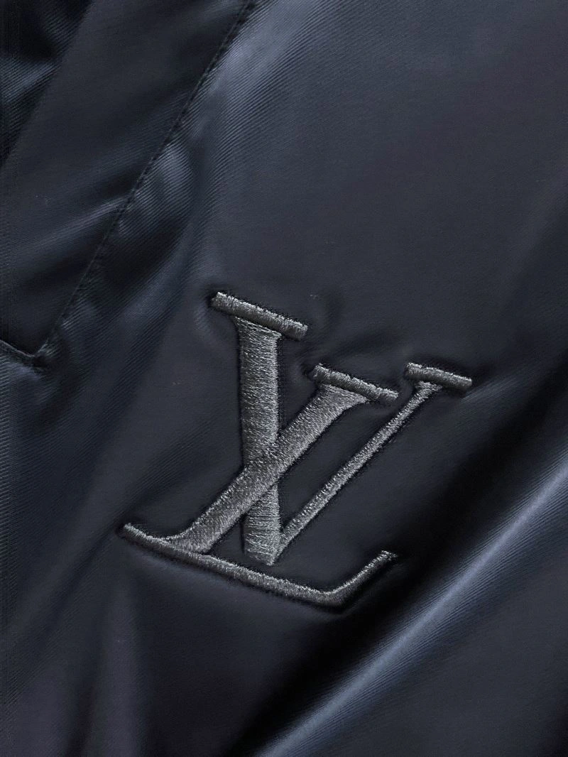 Versatile Louis Vuitton Outwear 132822