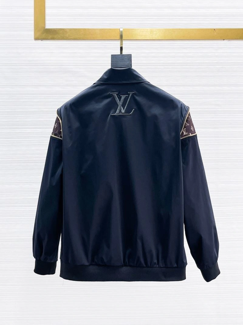 Versatile Louis Vuitton Outwear 132822