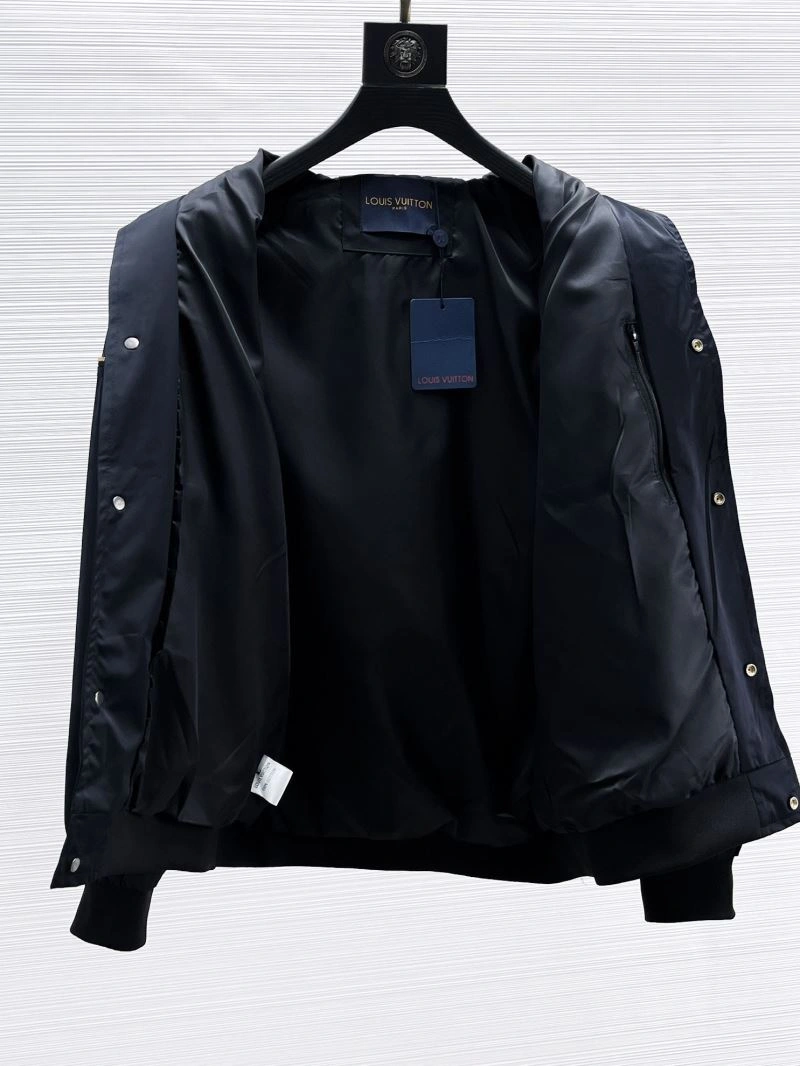 Versatile Louis Vuitton Outwear 132822