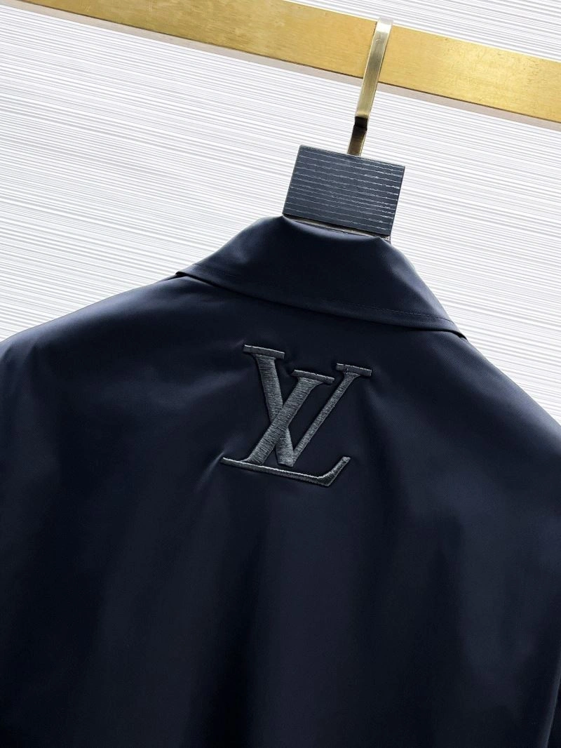 Versatile Louis Vuitton Outwear 132822
