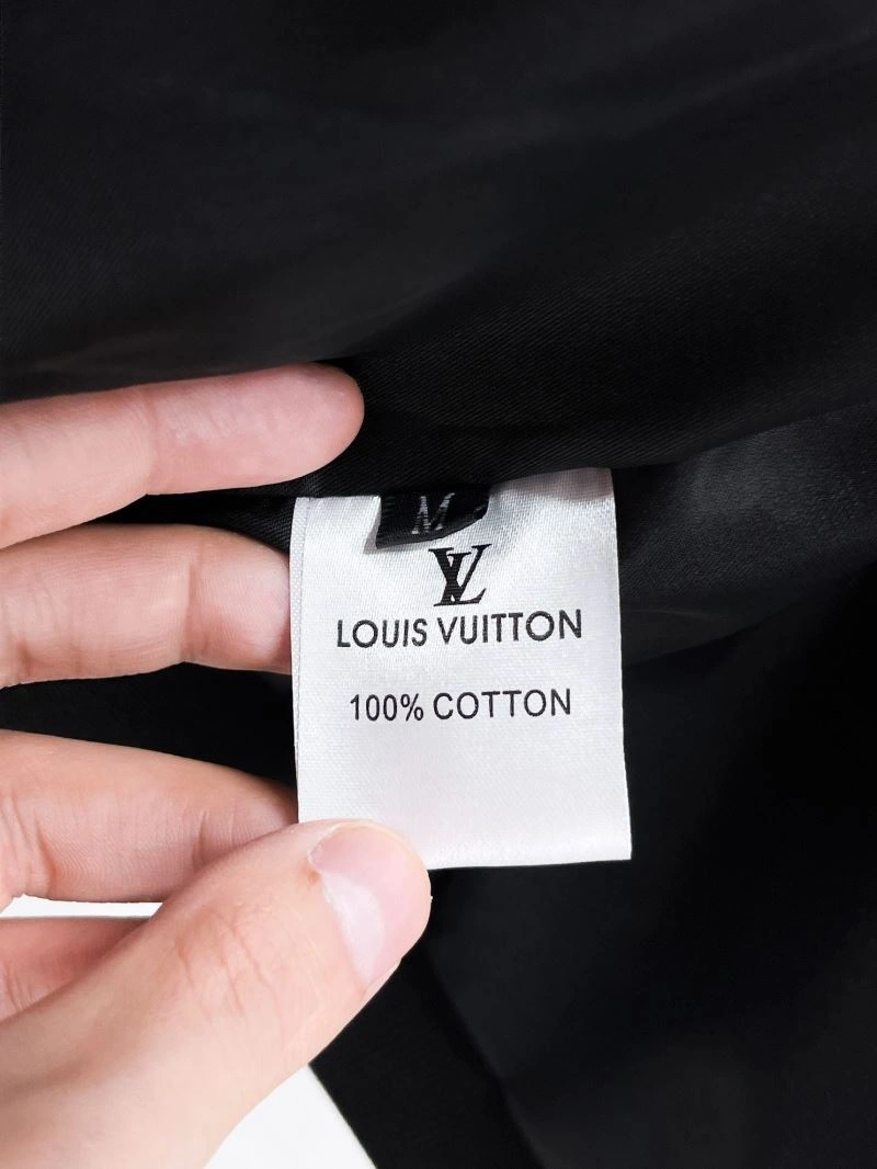 Versatile Louis Vuitton Outwear 132822