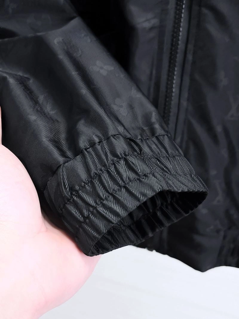 Breathable Louis Vuitton Outwear 132820