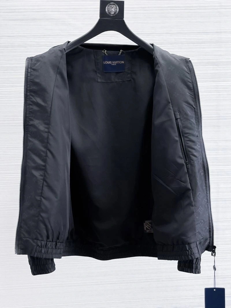 Breathable Louis Vuitton Outwear 132820