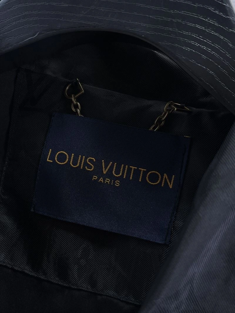 Breathable Louis Vuitton Outwear 132820