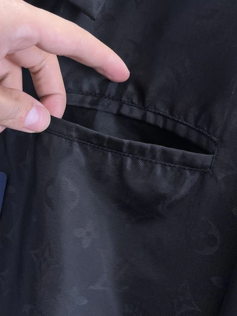 Breathable Louis Vuitton Outwear 132820