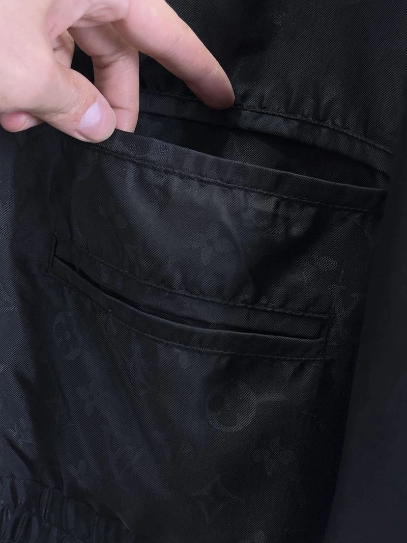 Breathable Louis Vuitton Outwear 132820