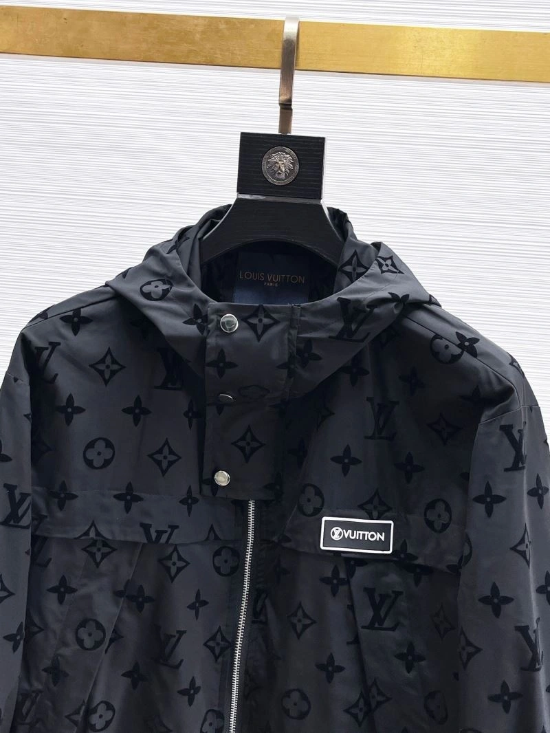 OnTrend Louis Vuitton Outwear 132818
