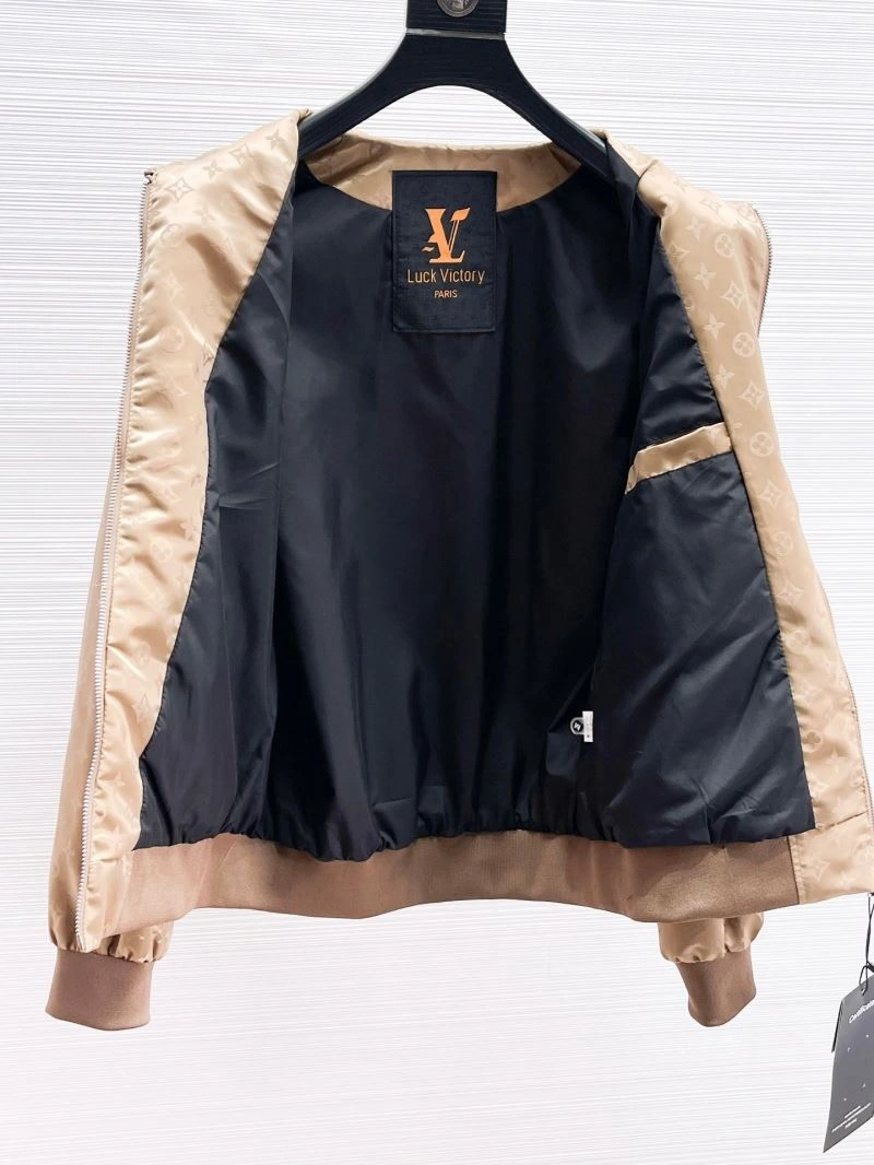 Practical Louis Vuitton Outwear 132815