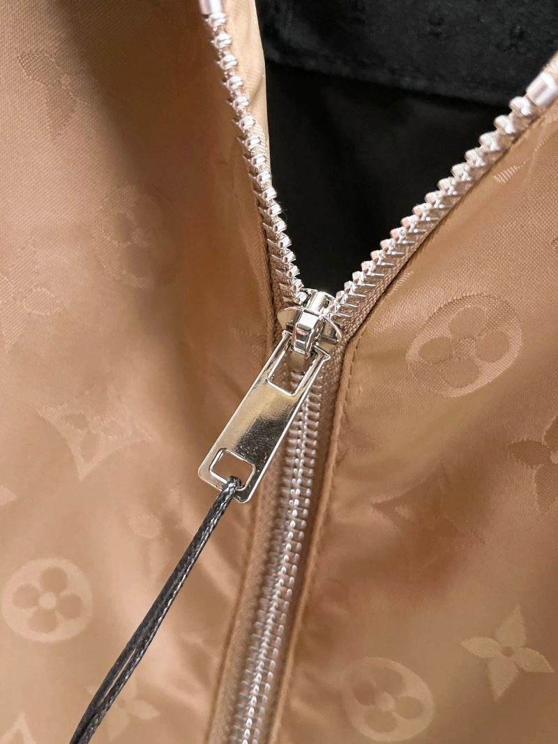 Practical Louis Vuitton Outwear 132815