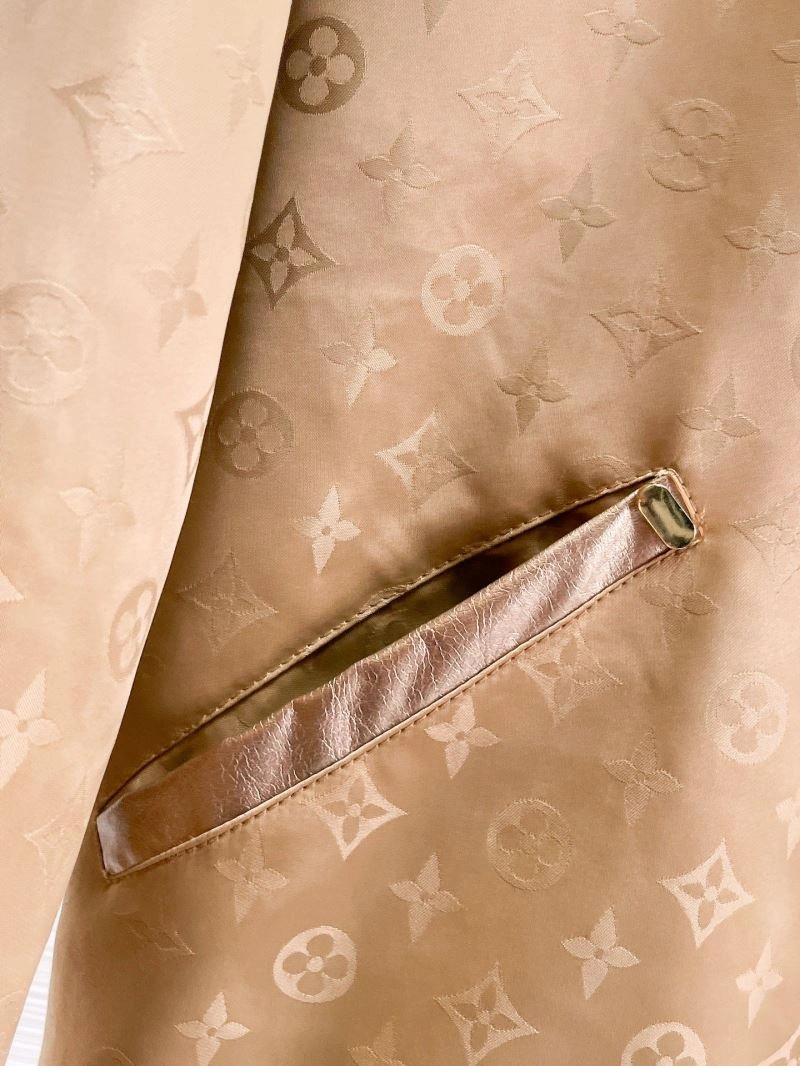 Practical Louis Vuitton Outwear 132815