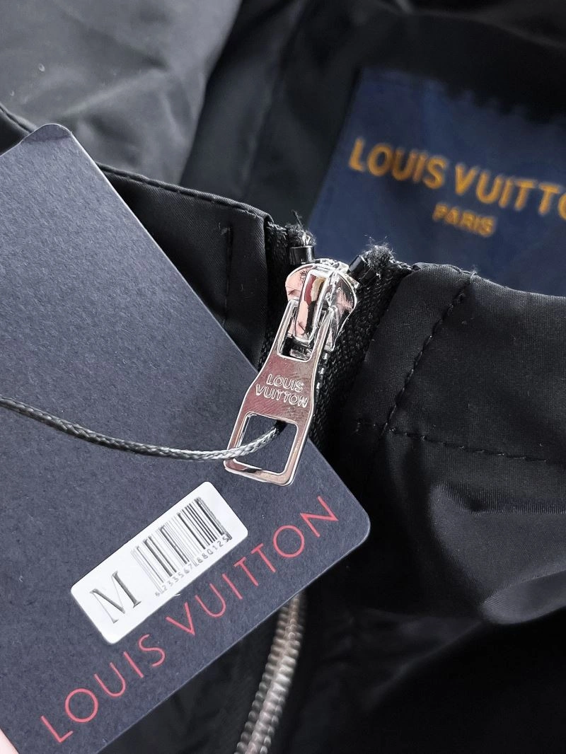 Flexible Louis Vuitton Outwear 132813