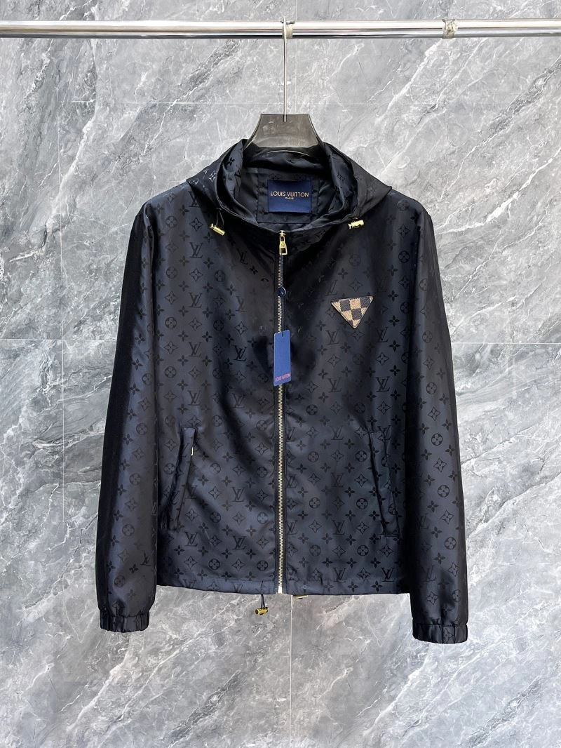 Snug Louis Vuitton Outwear 132801