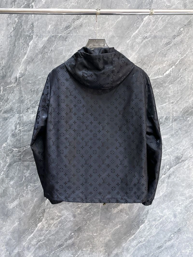 Snug Louis Vuitton Outwear 132801