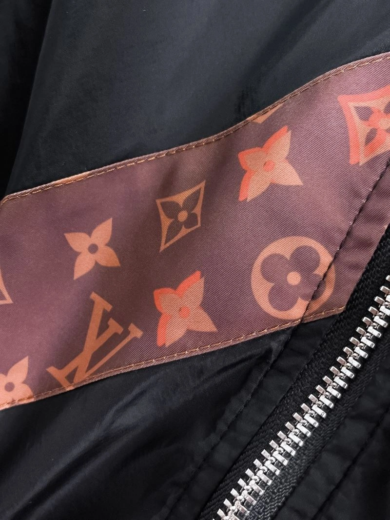 Vibrant Louis Vuitton Outwear 132807