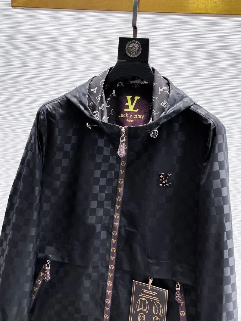 Practical Louis Vuitton Outwear 132788