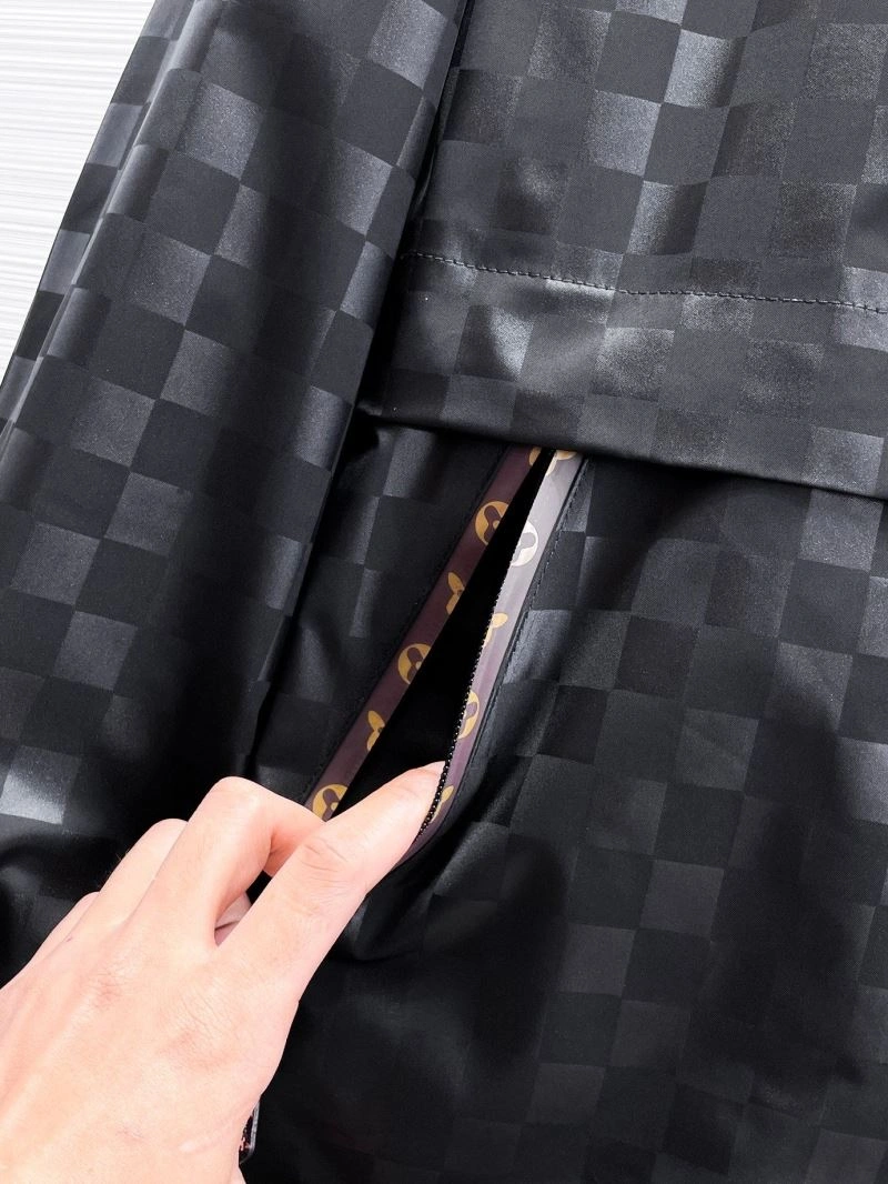 Practical Louis Vuitton Outwear 132788