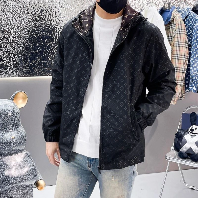 Stylish Louis Vuitton Outwear 132803