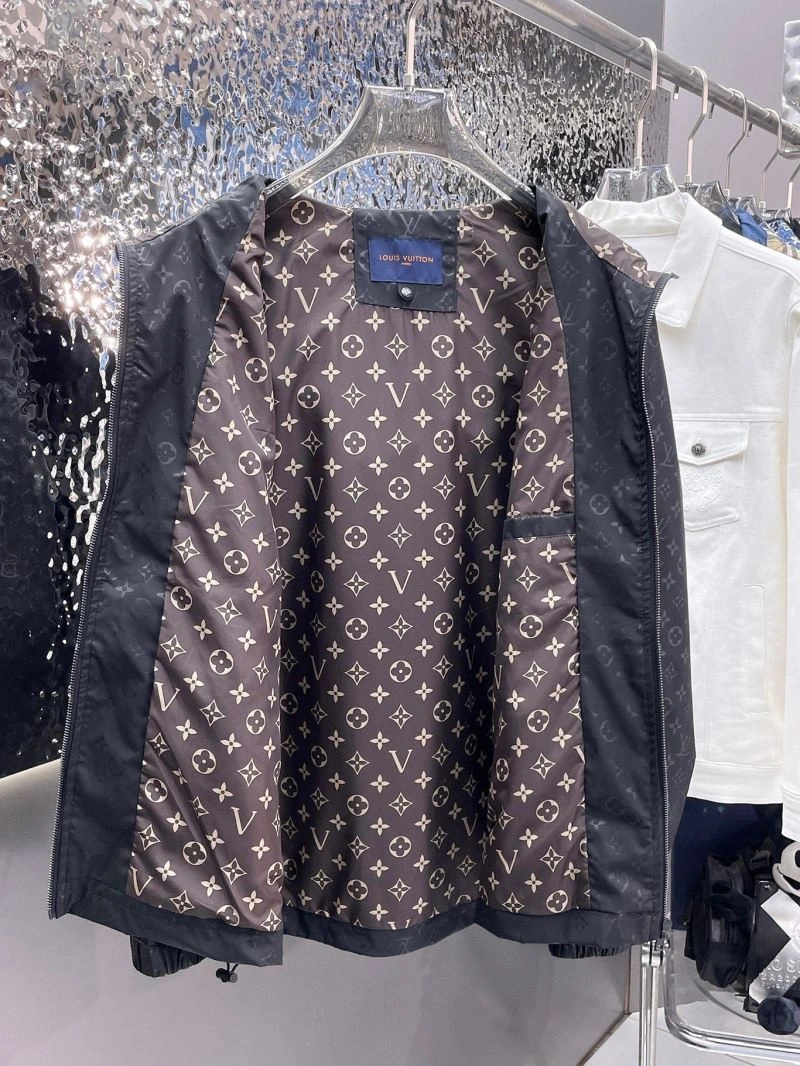 Stylish Louis Vuitton Outwear 132803