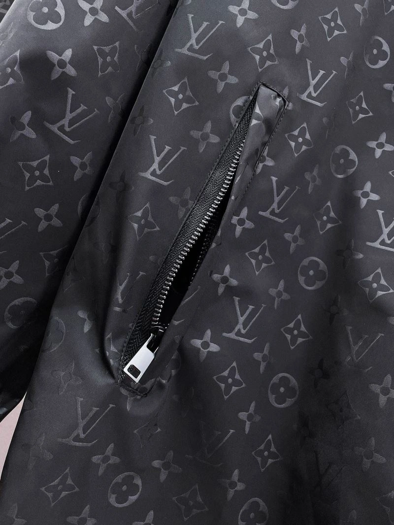 Stylish Louis Vuitton Outwear 132803