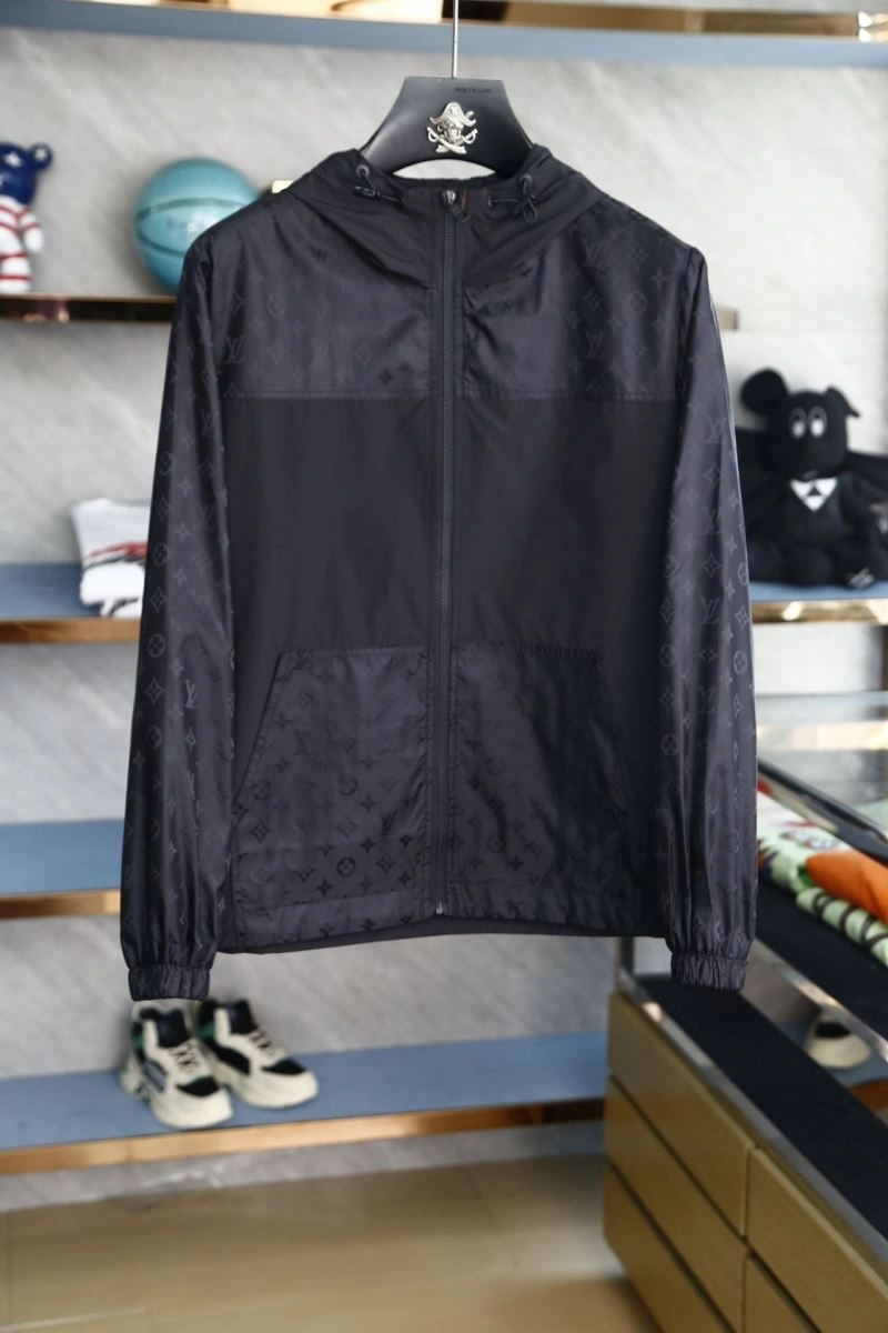 Timeless Louis Vuitton Outwear 132798