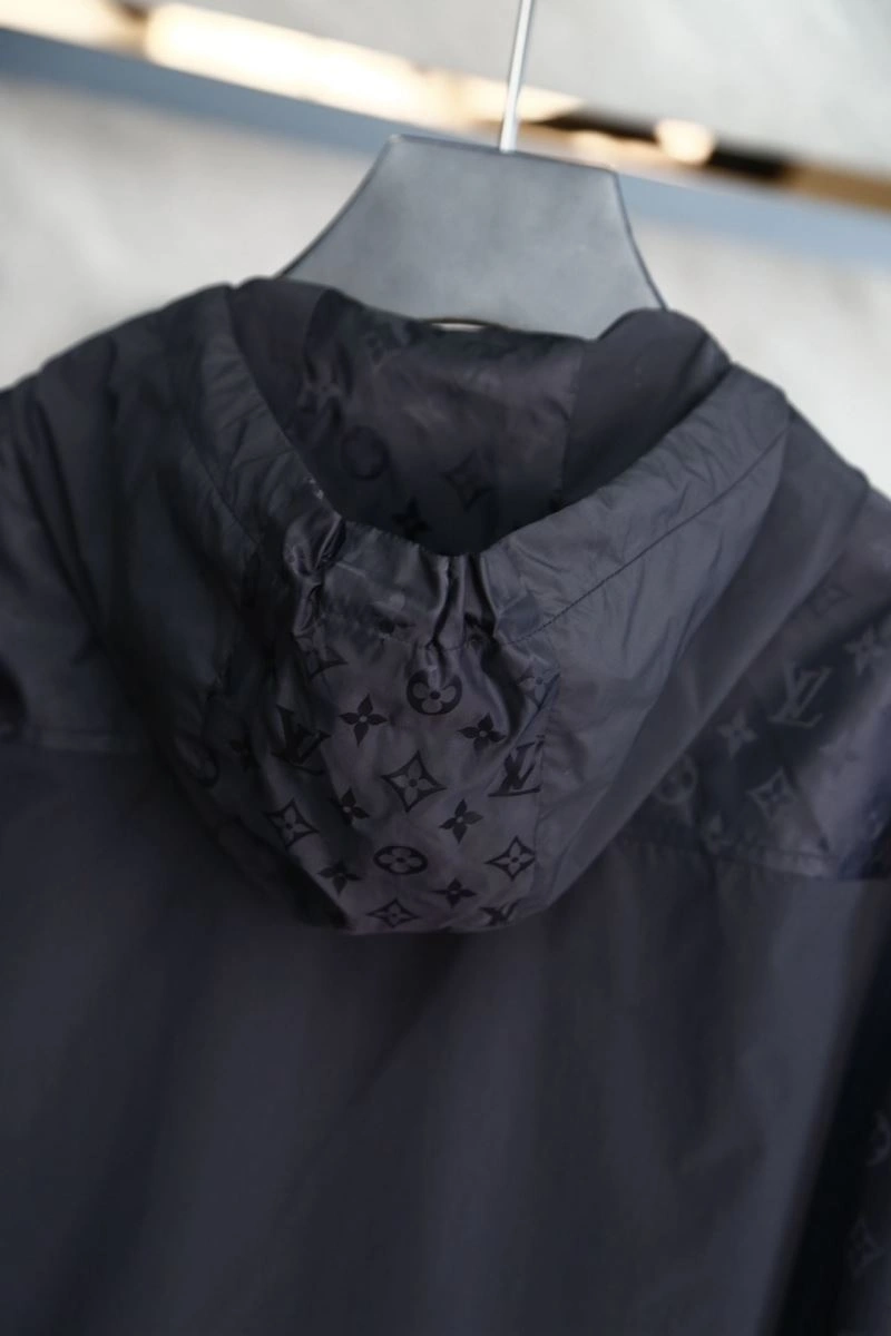 Timeless Louis Vuitton Outwear 132798