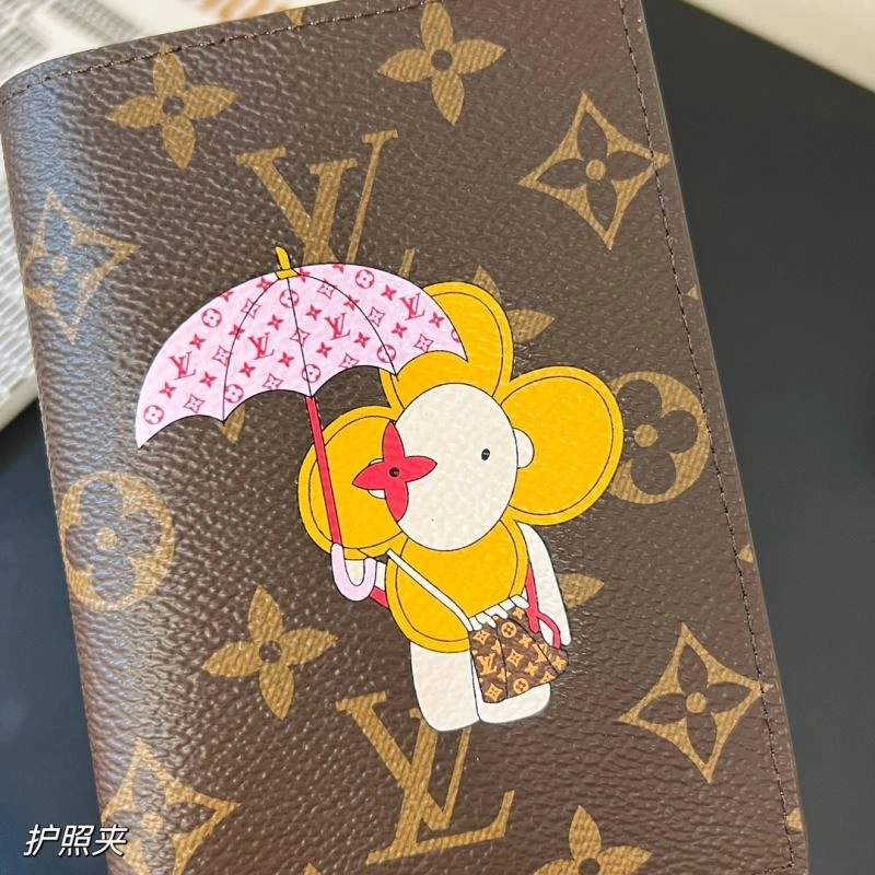 Louis Vuitton Passport Holders BestValue 270470