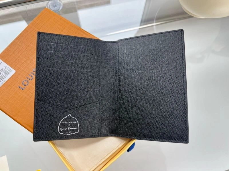 Louis Vuitton Passport Holders Cozy 270468