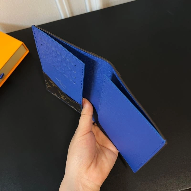 Soft Louis Vuitton Passport Holders 270410