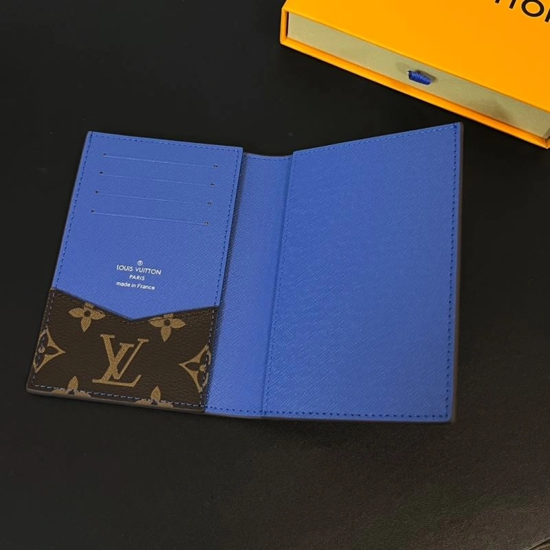 Soft Louis Vuitton Passport Holders 270410