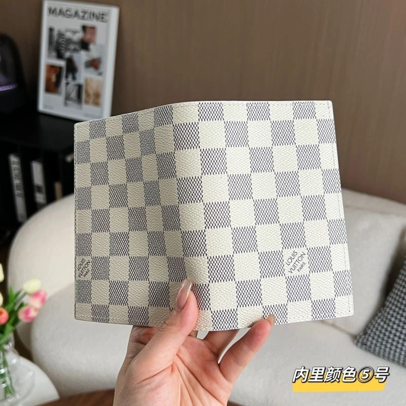Louis Vuitton Passport Holders AllSeason 270461