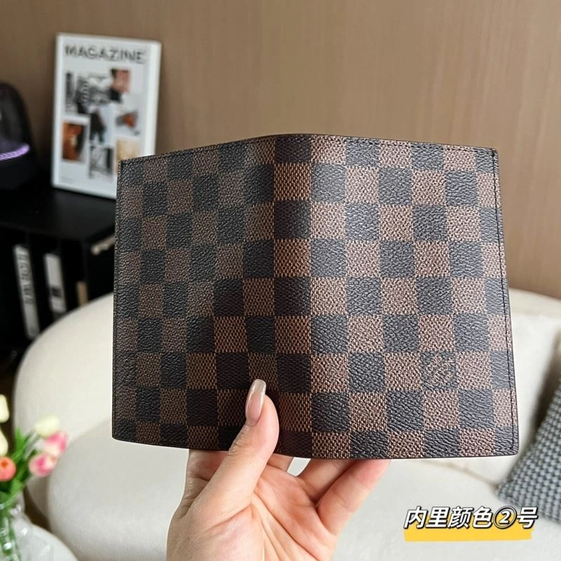Louis Vuitton Passport Holders AllSeason 270461