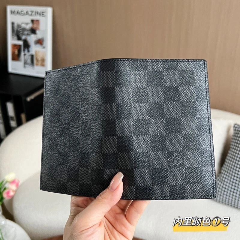 Louis Vuitton Passport Holders AllSeason 270461