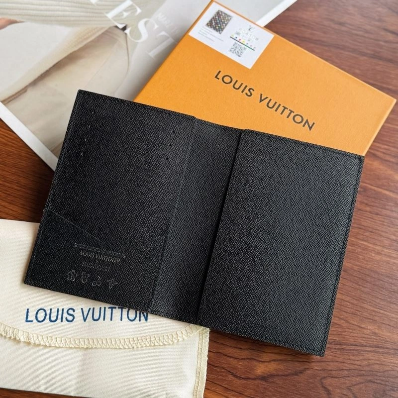 Stylish Louis Vuitton Passport Holders 270443