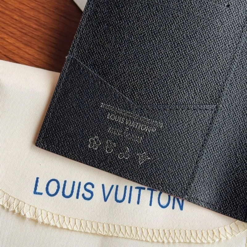 Stylish Louis Vuitton Passport Holders 270443