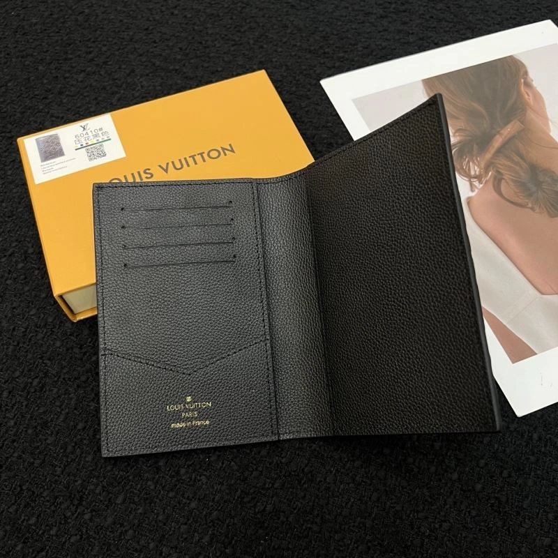 Louis Vuitton Passport Holders Durable 270434